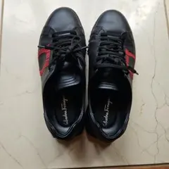 ブラック/レッド スニーカーのサムネイル