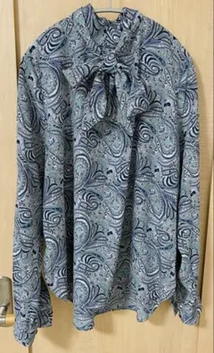 美品 ソージュ SOEJU チェーン柄ボウタイブラウス ライトグレー M