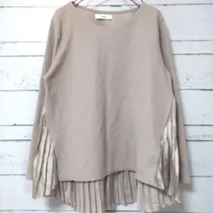 【Discoat】 長袖カットソー プリーツ付き　ピンクベージュ　フリーサイズ