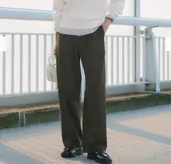 UNIQLO タックワイドパンツ　裾上げなし　XL通常丈　ダークグリーン匿名配送