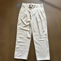 ベージュ カジュアルパンツ