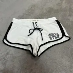hollister ショートパンツ
