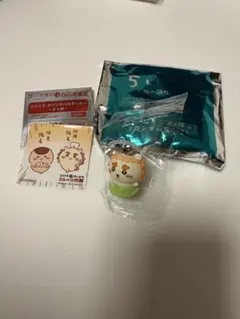 映画　ちいかわ CoCo壱番屋 コラボ チャームミニフィギュア ステッカー