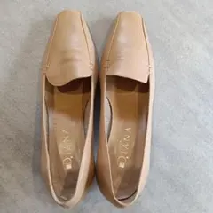 DIANA ベージュ パンプス