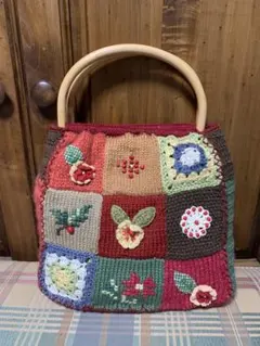 ハンドメイド　ニットパッチワークのバッグ