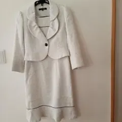 レディースフォーマルスーツ　ホワイト ジャケット ワンピース ２点セット　9号