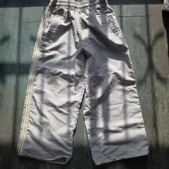 ナイキ　ライトグレー サイドストライプ パンツ