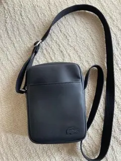 【美品】LACOSTE ブラック ショルダーバッグ　メンズ　ラコステ　黒