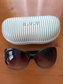 a.v.v サングラスのサムネイル