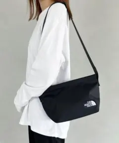 THE NORTH FACE ノースフェイス　ショルダーバッグ　クロスバックのサムネイル