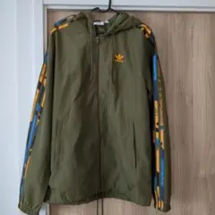 【新品】adidas フード付きジャケット　カーキ