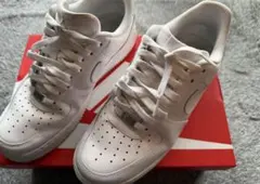 Nike Air Force 1 ホワイトレザー スニーカー
