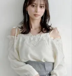 【美品】レーストリミングオフショルニットプルオーバー SNIDEL