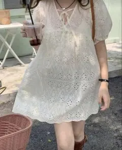 【最終価格】アイボリー 刺繍入り コットンチュニック 半袖　レース パフスリーブ