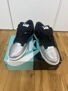 き*う様 Supreme × Nike Dunk Low Metallic Siのサムネイル