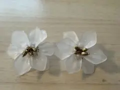 ブライダルアクセサリー　ピアス　花