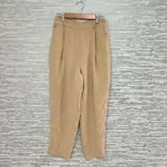 GU ジーユー✨ベージュ タック入り スリムフィットパンツ M パンツ