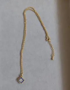 青の花モチーフネックレス