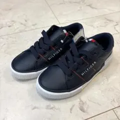 【新品タグ付き】TOMMY HILFIGER ネイビー スニーカー　18㎝