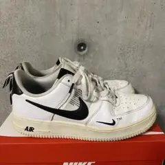 NIKE AIR FORCE 1 LOW UTILITY WHITE BLACK