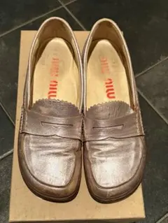 レアモデル◆miumiu オブリークトゥ フラットローファー メタリックピンクのサムネイル