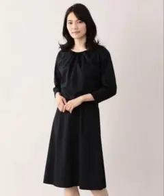 【新品】マッキントッシュフィロソフィー　ツイルジャージーワンピース　ネイビーのサムネイル