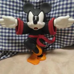 ミッキーマウス（カンフー）鶴のポーズver.