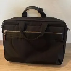 ブラックビジネスバッグ ショルダーストラップ付き