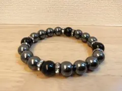 ブラックとグレーのメンズブレスレット