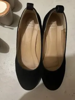 黒 スエード バックリボン パンプス