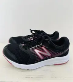 【美品】New Balance 411 スニーカー23cmブラック＆ピンク
