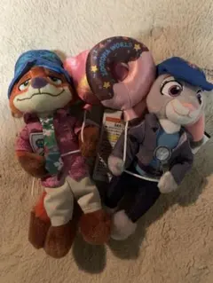 新品タグ付き　ズートピア　ぬいぐるみバッジ　ニック　ジュディ　２点　キーホルダー