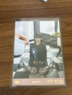 日向坂46 渡辺莉奈 グリフハンガー アザージャケ写 直筆サイン - メルカリ