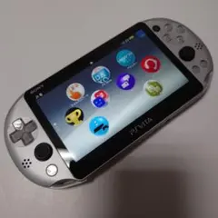 PS Vita PCH-2000 シルバー