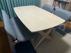 薄いブルーのニトリの椅子セットのサムネイル