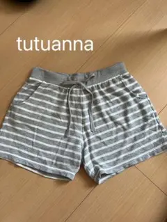 tutuannaグレーと白のストライプショートパンツ