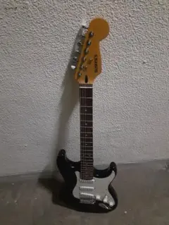 美品 BUSKER'S BH1 CAR ストラトキャスター エレキギター レッド