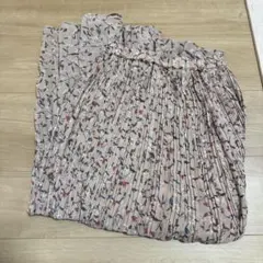 イング　花柄プリーツスカート Mサイズ ベージュ　未使用　美品　値下げ