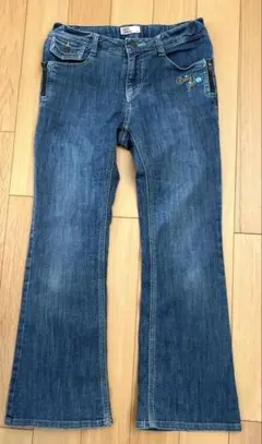 Item thumbnail for item 84bcdcec-9d35-43dd-9a66-0d941f7bf234