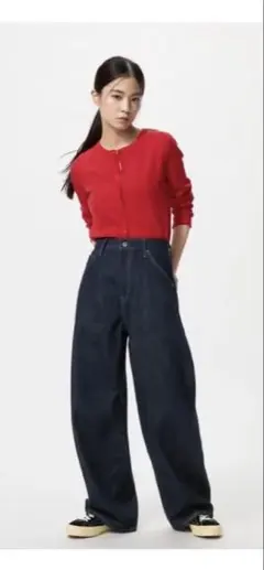 UNIQLO バギーカーブジーンズ　丈短め24