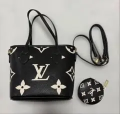 LVロゴ入り トートバッグ ブラック　刻印あり