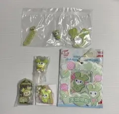 TWICE カプセルトイ• カードホルダー• チャーム　ジョンヨン