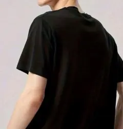 ブラック Tシャツ プリント付き