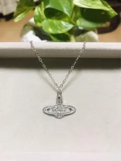 ラインストーン　惑星　ドクロ　土星モチーフ　ネックレス