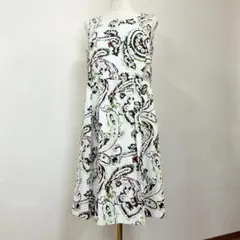 外観美品 TO BE CHIC フレアワンピース ペイズリー柄 プリーツ 42のサムネイル