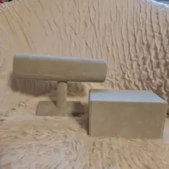 ライトグレーのアクセサリースタンド　2個セット