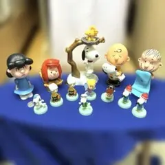 スヌーピー フィギュアセット　ハッピーセット　エッグチョコ13体のサムネイル