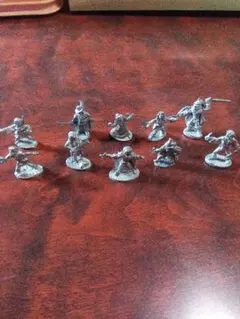 極希少】メタルフィギュア 10体 冒険者 D&D TRPG 台座×2 - メルカリ
