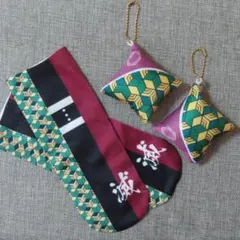 【美品】鬼滅の刃 関連グッズ 水柱 富岡義勇 ミニクッション 靴下 セット
