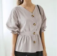 Vネックウエストマークブラウス